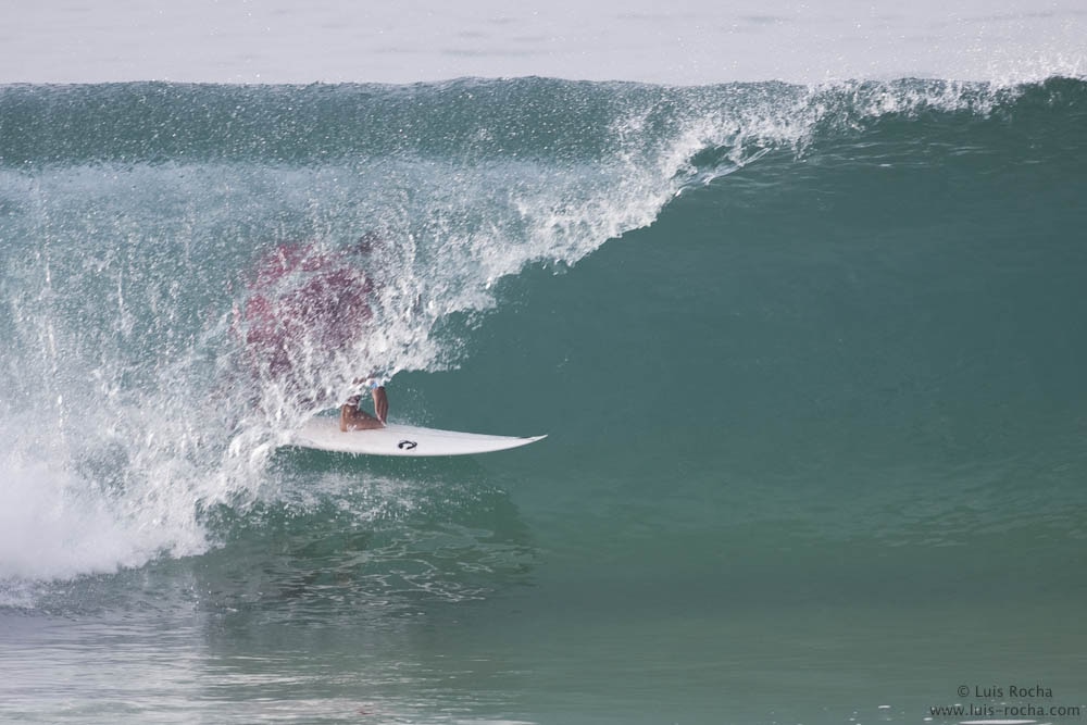 Portugal's Best Surf Spots - Supertubos. Pic: SayLuiiiis (Flickr CC)