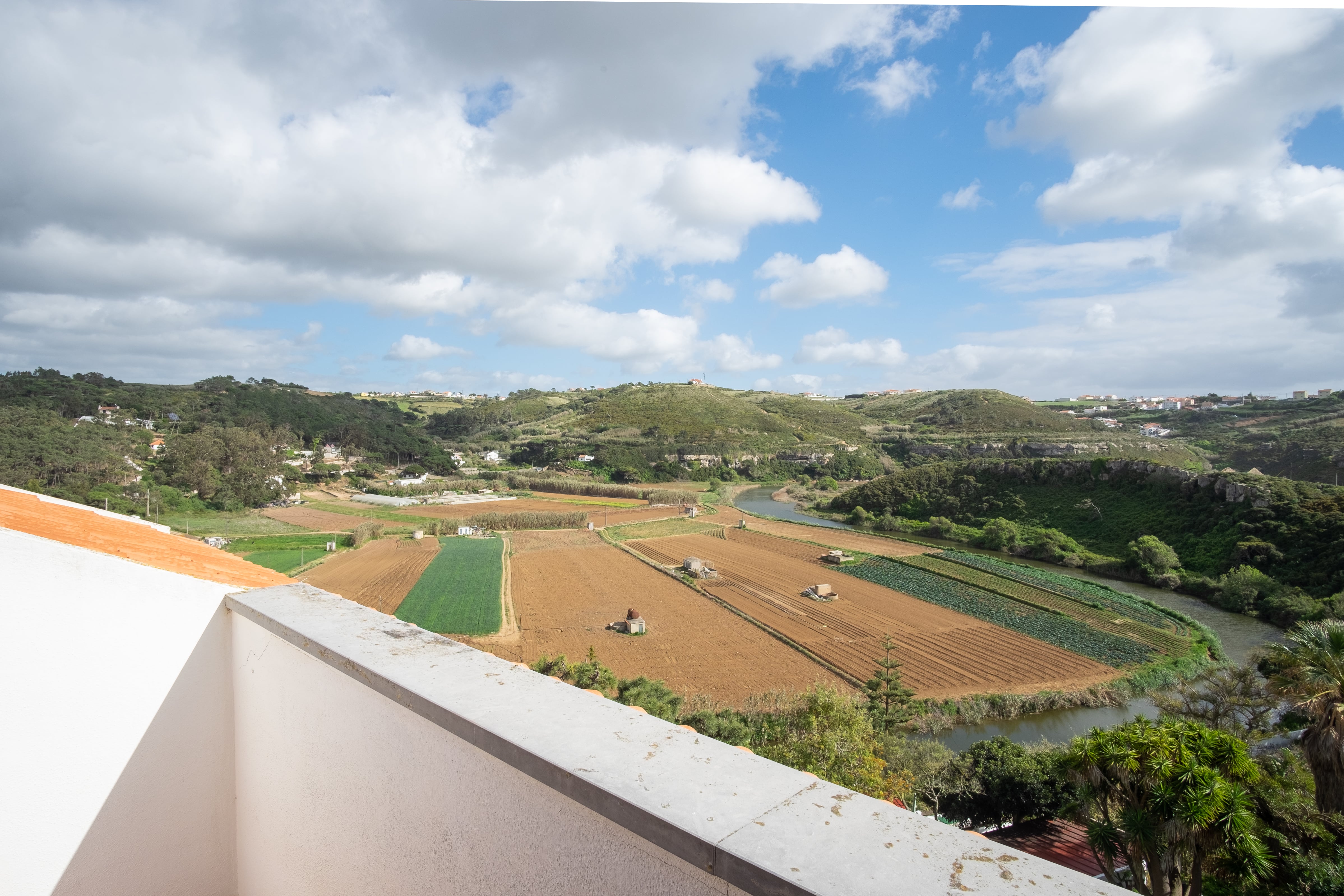 Blick auf die Landschaft bei ericeira rapturecamps Portugal